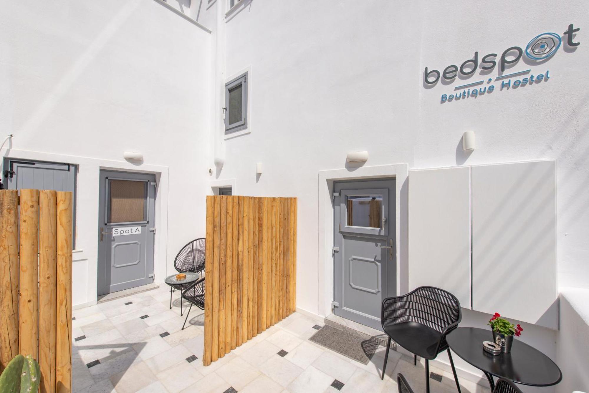 Bedspot Hostel Fira  Exterior photo